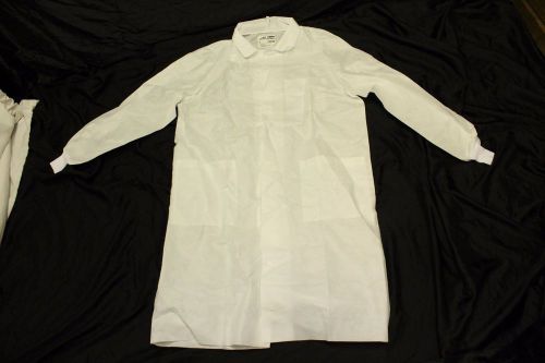 White Kimberly Disposable Tyvek Lab Coats NWOB NEW L