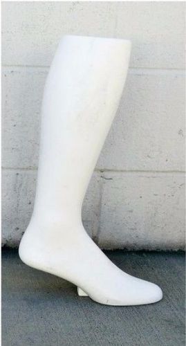 Mn-aa8(#34) used 17&#034; white freestanding men&#039;s knee high sock leg display for sale