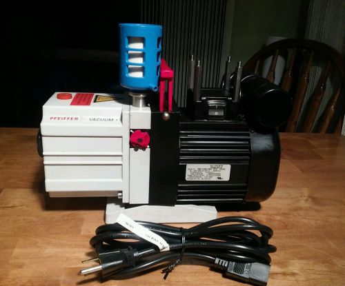 Pfeiffer duo 2.5 dual stage rotary vane vacuum pump, pkd41062, 60 day guarantee! for sale