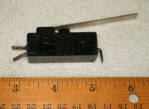 E13 cherry long hinge lever snap limit switch 15a 125 or 250vac 3/4 hp 1-1/2 hp for sale