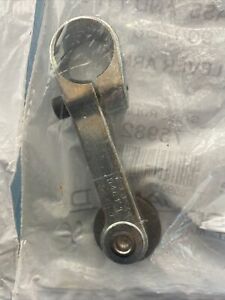 (2) NEW SQUARE D CLASS 9007B8 STEEL ROLLER LEVER ARM 2-1/2&#034; X 1&#034; X 1/4&#034; 9007B8