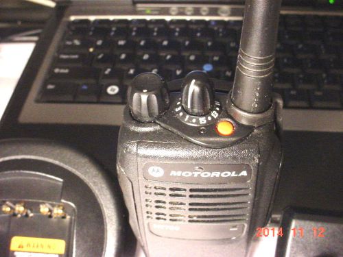 MOTOROLA PUBLIC SAFETY HT750 VHF  5 WATTS  16 CH. PORTABLE RADIO, VG CONDITION
