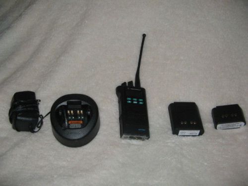 MOTOROLA ASTRO SABER III VHF 800 MHZ P25  2 BATTERY AND CHARGE  UNPROGRAMMED