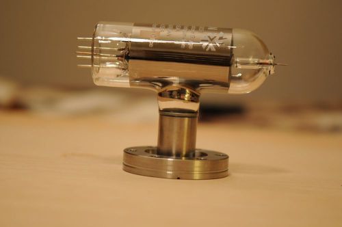 Varian ultrahigh vacuum Type 564 ionization gauge, UHV, conflat adapter, used