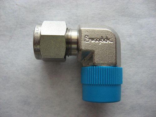 SWAGELOK 3/8&#034; 90 degree MALE ELBOW CONNECTOR SS-600-2-6 (3/8&#034;TUBE x 3/8&#034;NPT) NEW