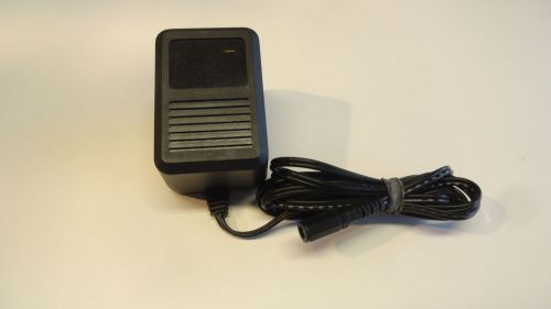 T8:  Hon-Kwang AC/DC Adapter D12-1A-950 Output 12VDC 1000mA
