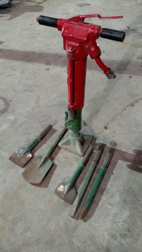 90 lb  air concrete breaker with tools