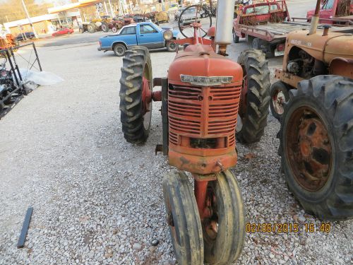 INTERNATIONAL/FARMALL H WITH 3 POINT HITCH, AND DISC BRAKES