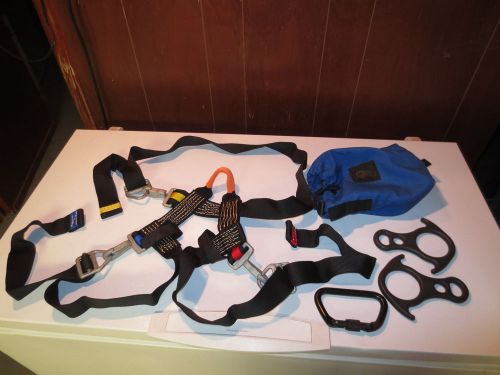 Cmc proseries harness (like 202405) with 2 smc figure 8 descenders and carabiner for sale