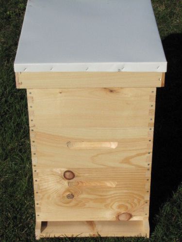 Northern 10 frame Complete Beehive 2 Deep Brood Boxes, 1 Medium brood box