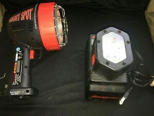 Snap On Tools Night Work/Spot Light CTL3918 With Charger &amp; Battery Included