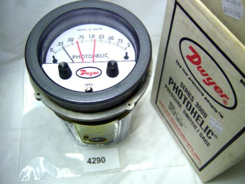 (4290)F Dwyer Photohelic Pressure Switch 3002 25 Psig
