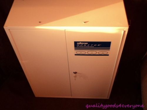 NEW Sellstrom 90494 Eyewear UV Sterilizer Germicidal Cabinet 2000