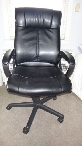 Selling office chair black excellent condition for sale