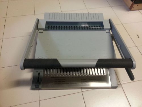 GBC CombBind C500 Plastic Comb Binding Machine - Commercial - Missing trash lid