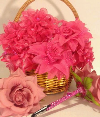 Basket with 12 flower ink pens