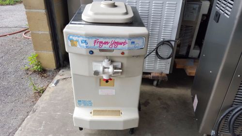 2010 Taylor 142 Soft Serve Frozen Yogurt Ice Cream Machine Warranty 1Ph Air 115V