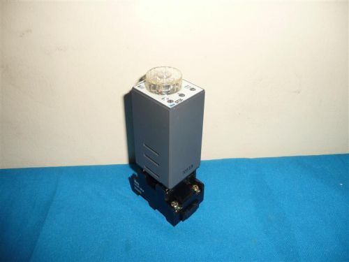 Idec GT3A-3AD24 GT3A3AD24 Electronic Timer w/ Socket