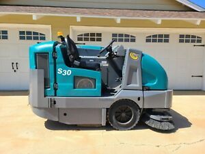 Tennant S30 Sweeper - Dual Side Brushes, Great Condition!!