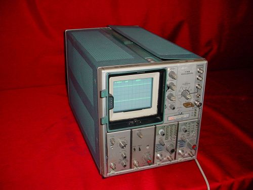 Tektronix 7704 Dual Beam Oscilloscope System 7A19 7A16A 7B71 Modules
