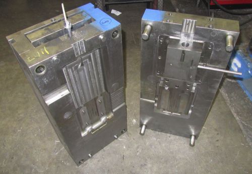 Plastic injection tooling steel mold die base has approx 6&#034; x 17.5&#034; pocket for sale