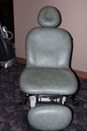 Midmark 630 humanform power procedures table w/ hand control &amp; foot pedal for sale