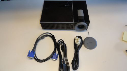 D7: Dell 1409X DLP Projector with Power Cord and Cables 2434 Lamp Hours
