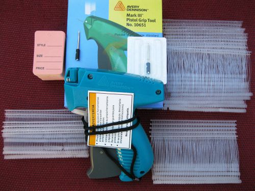 Avery dennison regular tagging gun +1000 barb +100 pink price tag +1 ext needle for sale