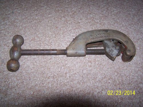 Vintage pipe cutter  NO 12  SAYS OUT 8 1/2 -2 I THINK OLD