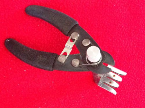 Telco wire stripper/cutter 22AWG-26AWG