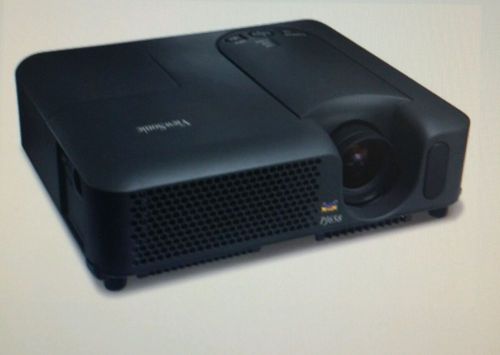 Viewsonic pj658 projector w/carrying case for sale