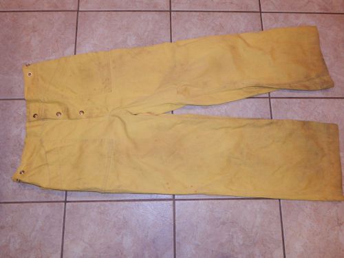 DANOC FIRE FIGHTERS FIRE PROOF PANTS SIZE MEDIUM