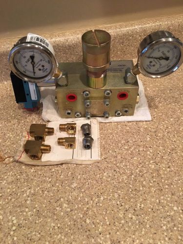 FARVAL DUAL LINE REVERSING VALVE, DR45K5 w/MICRO SWITCH &amp; 3,000 PSI GAUGES - NEW
