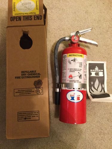 Fire Extinguisher, 5 lb. Capacity, Dry Chemical, 5MB-6H, Badger, With Bracket
