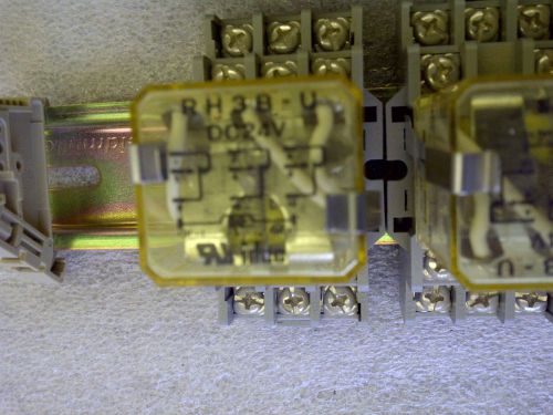 Siemens and cutler-hammer circuit breakers, wire terminals - rail mounted for sale