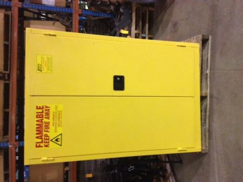 JAMCO 45 GALLON YELLOW FLAMMABLE SAFETY CABINET 43&#034; X 18&#034; X 65&#034; USED