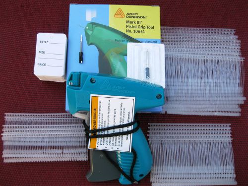 Avery dennison regular tagging gun +1000 barb +100 white price tag +1 ext needle for sale