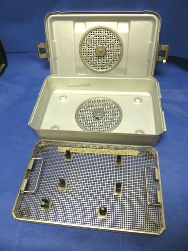 AESCULAP SHALLOW STERILIZATION CONTAINER  W/BASKET 18&#034; x 11&#034; x 4-1/2&#034;