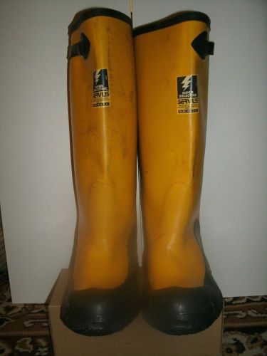 SERVUS SUPER DIELECTRIC BOOTS SZ.8