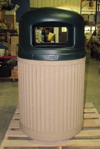 DOTY &amp; SONS 32 GALLON CONCRETE TRASH CAN WITH INSERT AND COVER ***NNB***
