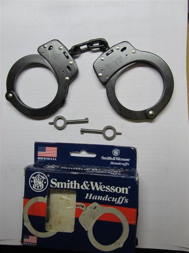 Smith &amp; Wesson Model 100-1 Black Weather Shield Handcuff - 350146