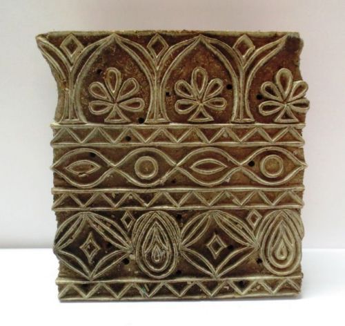 VINTAGE INDIAN OLD WOODEN HAND CARVED TEXTILE FABRIC PRINTERS BLOCK STAMP