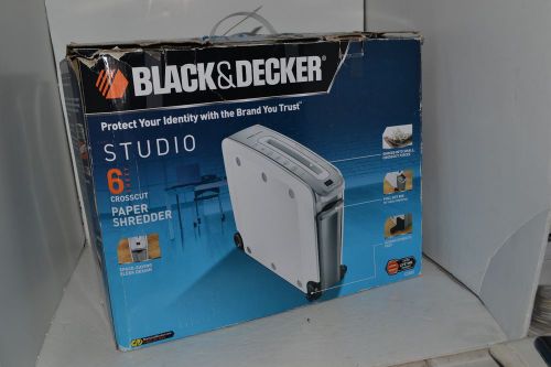 Black and Decker CC600 Paper Shredder – 6-Sheet Crosscut Paper Shredder - White