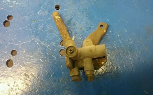 Briggs &amp; Stratton Carburetor  and kick start Model Y. See both pictures