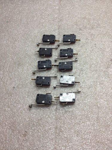 (X8-15) MICROSWITCH V3L-2258-D8 SWITCHES