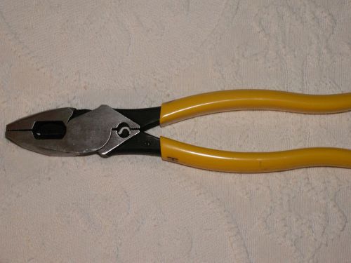 Klein D213-9NCER 9&#034; Line Pliers with Side Cutter, New