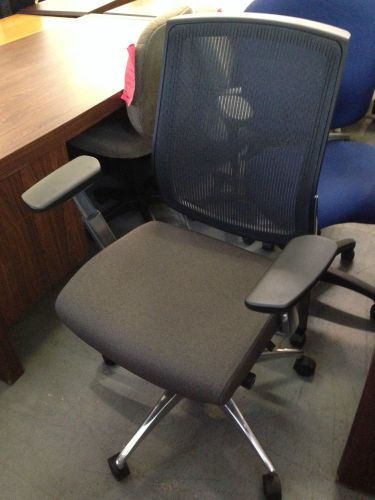 FULLY LOADED EXECUTIVE CHAIR by SITONIT