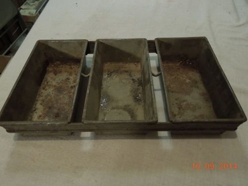 Vintage Commercial -Ekco-Engineered 3 Strap Section Bread Loaf Baking Pans!