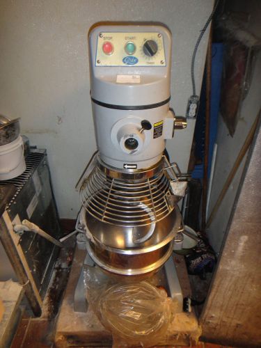 Pizza Mixer ,Globe ,30 QT, used for 2 Months only