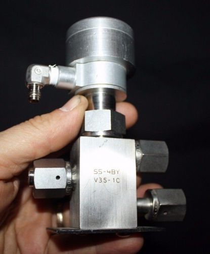 Swagelok ss-4by-v35-1c stainless switching bellow sealed valve 1/4&#034; fitting for sale